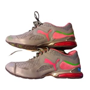 Women's Puma Tennis Shoes Size 9